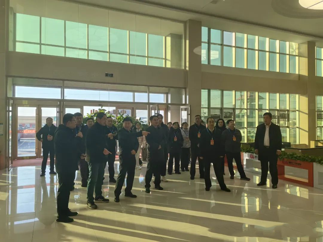 热烈欢迎驻梁市人大代表一行莅临星空真人二手车市场视察指导